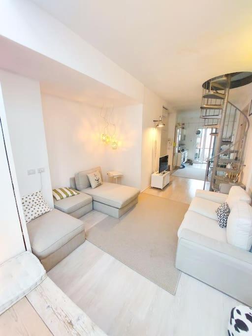 Design&Terrazzo A 5 Min Dal Centro - Laura'S House Apartment Milan Luaran gambar